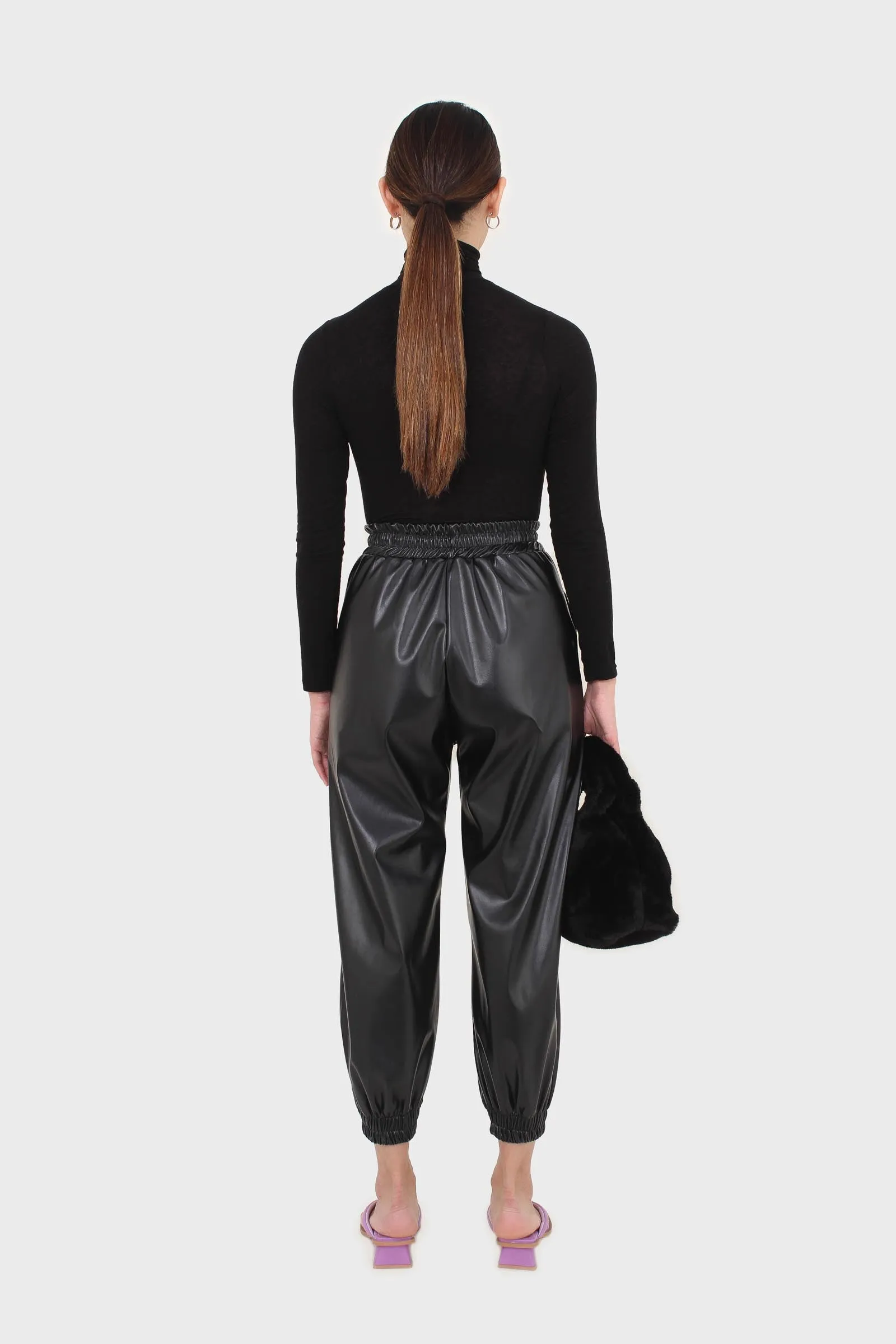 Black wool blended thin turtleneck top