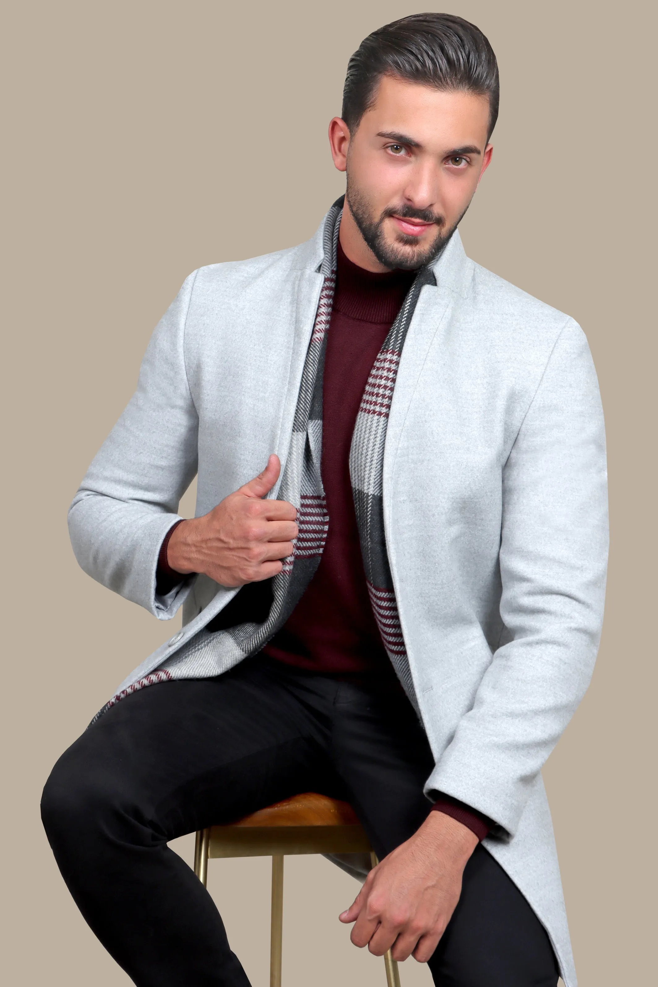 Light Gray Sophistication: The Classic Coat Col Mao in Subtle Elegance