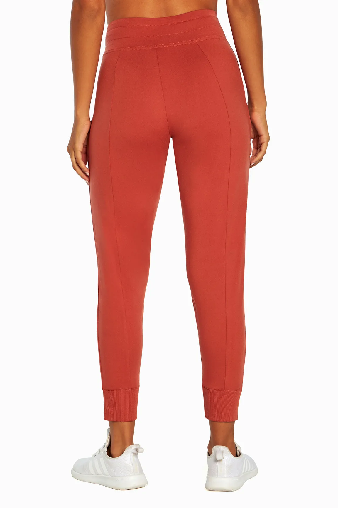 Mona Jogger