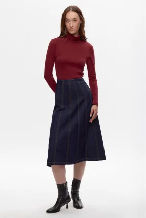 Women's Fitted Turtleneck in Burgundy